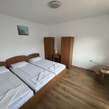 Mario Residence Костинешти Экстерьер фото