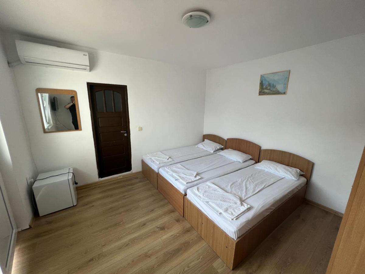 Mario Residence Костинешти Экстерьер фото