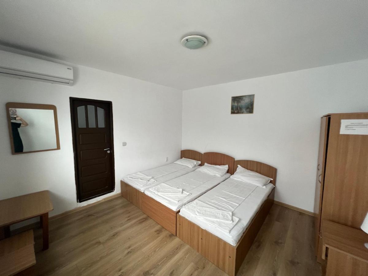 Mario Residence Костинешти Экстерьер фото