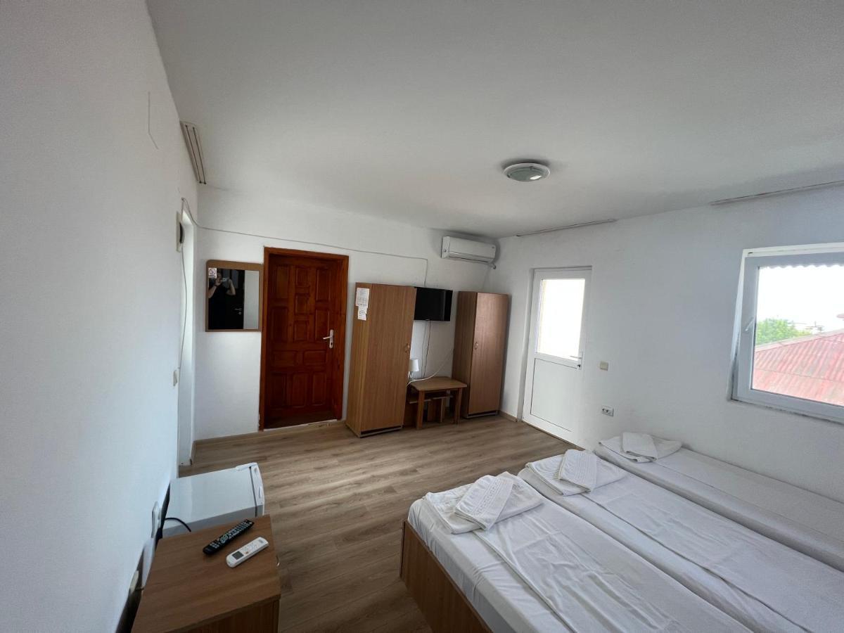 Mario Residence Костинешти Экстерьер фото
